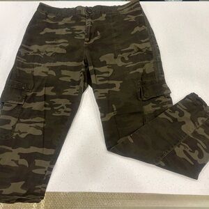 Sanctuary Womens Camo Ankle Cropped Pants Cute! Size M